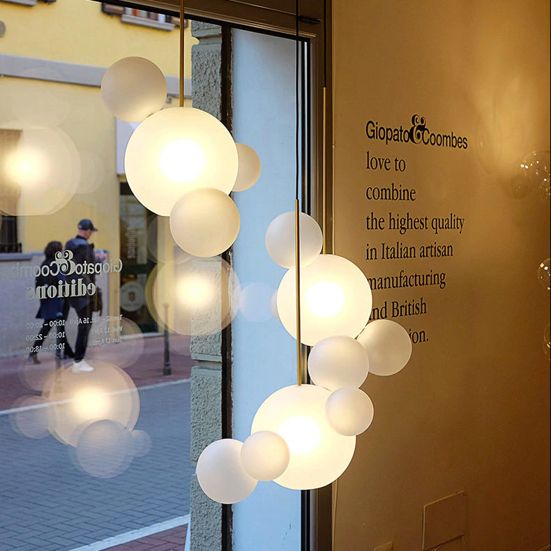 נברשת זכוכית כדור שלג נורדית עם כדורים מט או שקופים