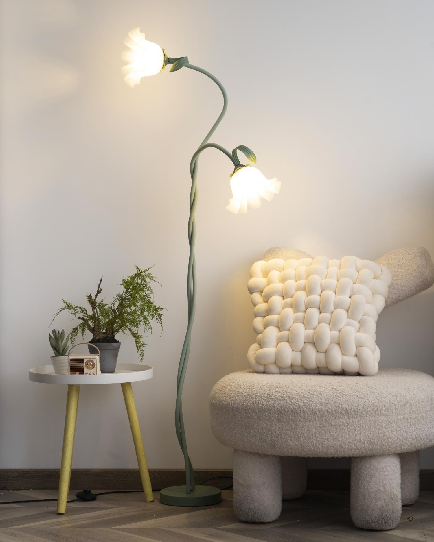 FloraGlow | Luce Floreale Moderna