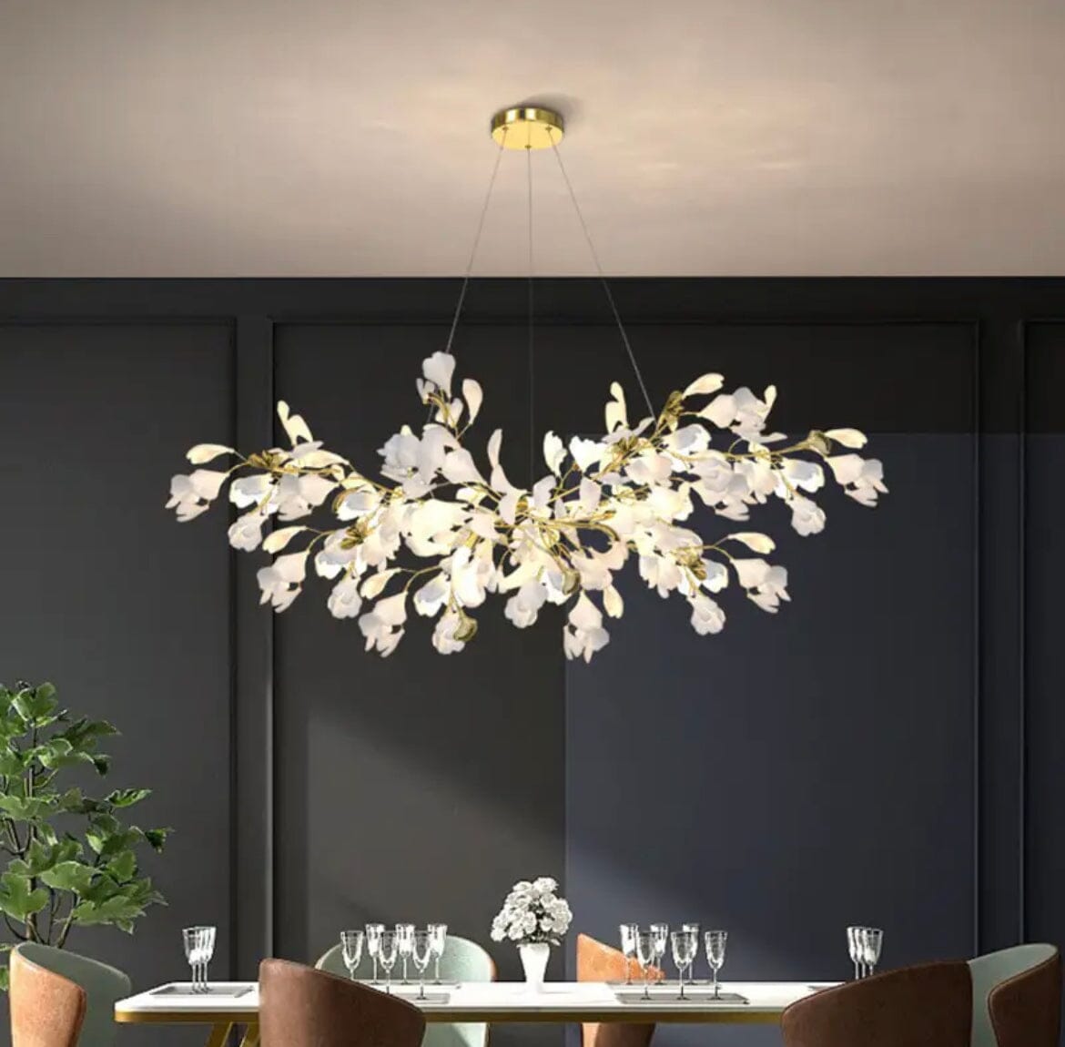 Lampadario a petali in ceramica Celestia Bloom con LED dimmerabili