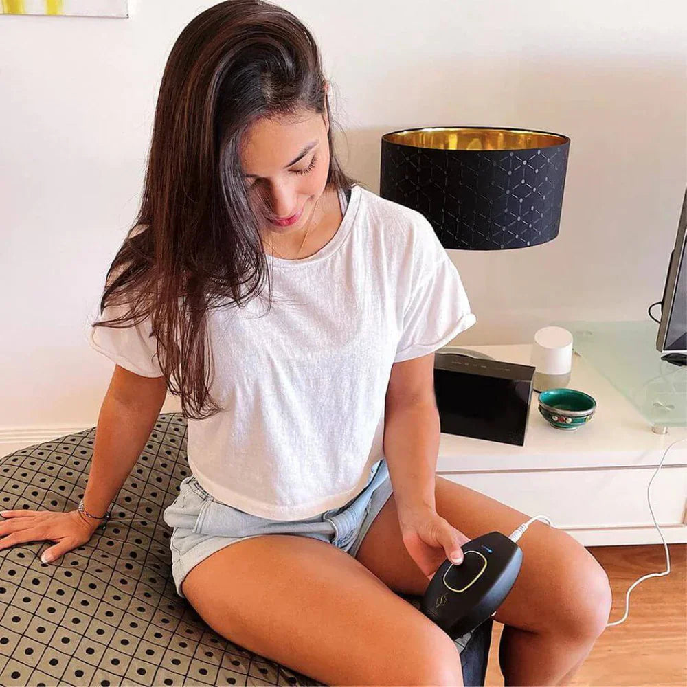 Sistema di rimozione dei peli IPL LumaNova per uso domestico per una pelle liscia