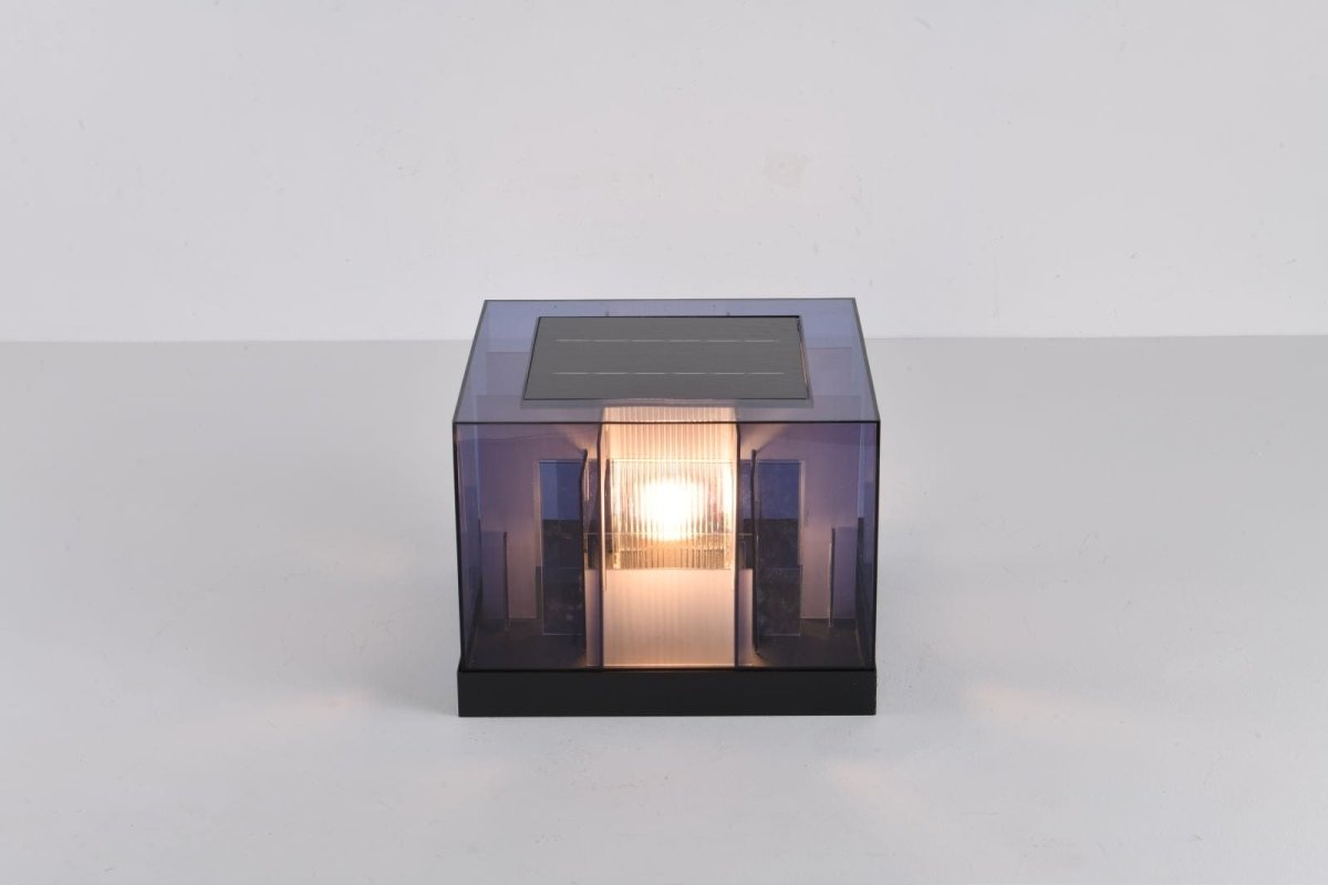 אסטרהגלואו | מנורת חוץ סולארית