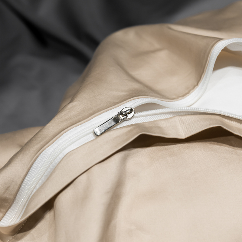 Set di biancheria da letto ricamato in cotone satinato LumaLux 4 pezzi