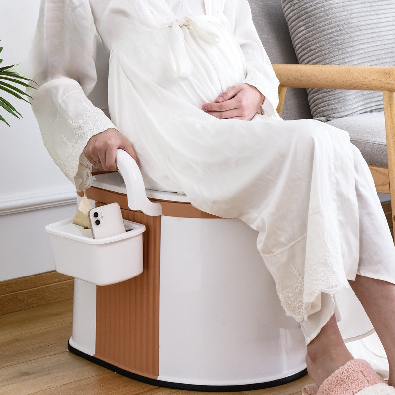 כסא שירותים נייד למבוגרים וקשישים לשימוש פנימי וחיצוני עם עיצוב נוח