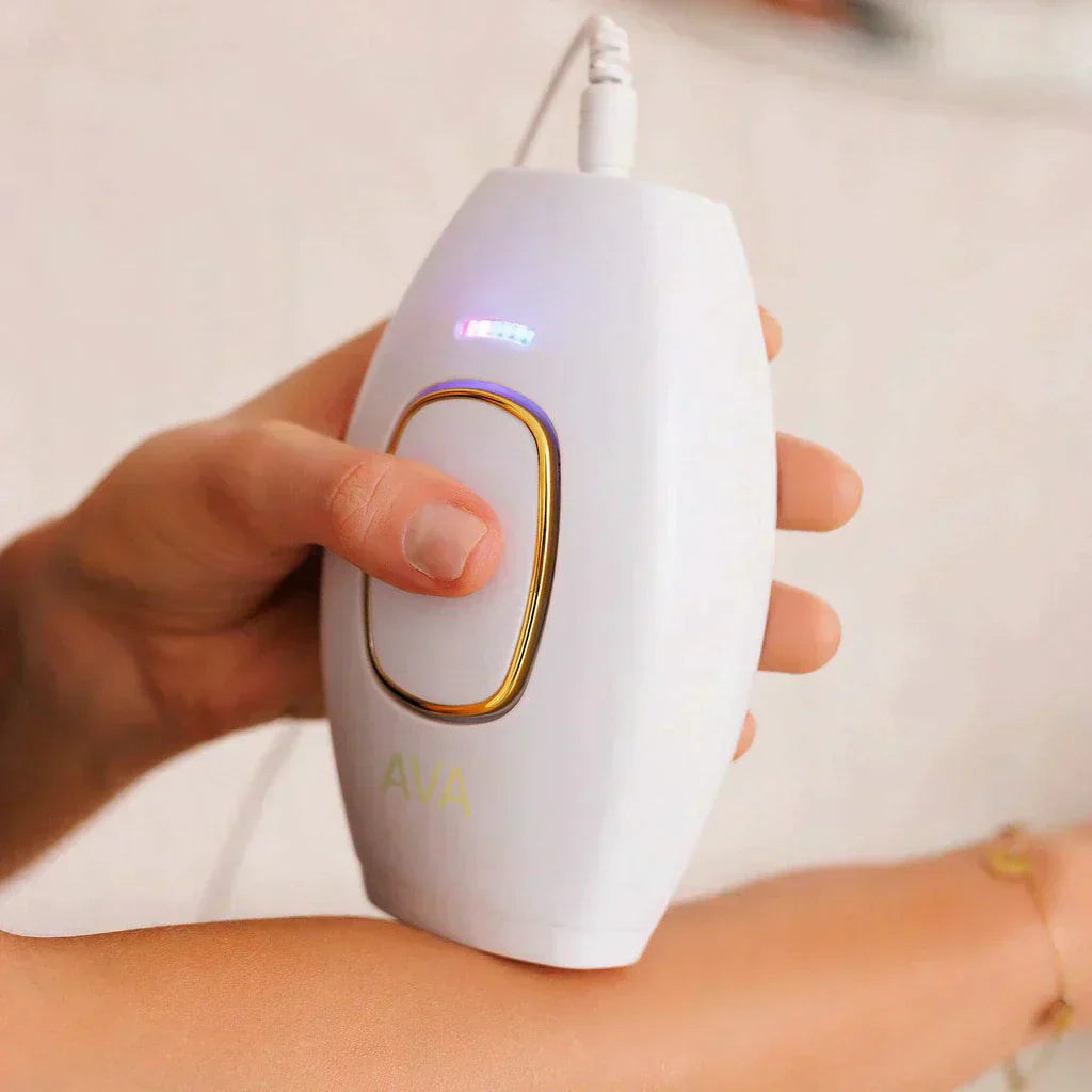 Sistema di rimozione dei peli IPL LumaNova per uso domestico per una pelle liscia