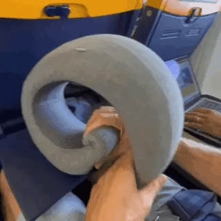 כרית נסיעה מזיכרון קצף VoyageCloud לנוחות הצוואר