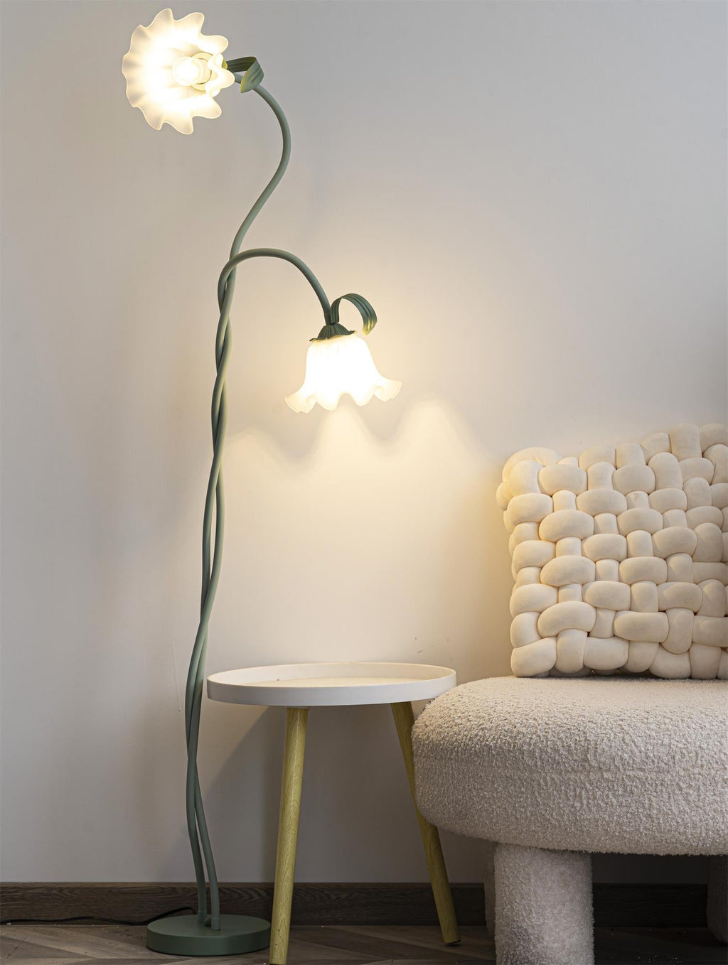 FloraGlow | Luce Floreale Moderna
