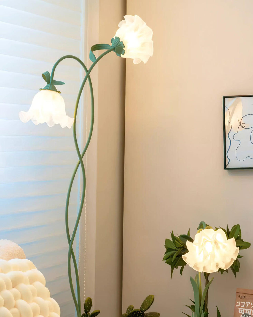 FloraGlow | Luce Floreale Moderna