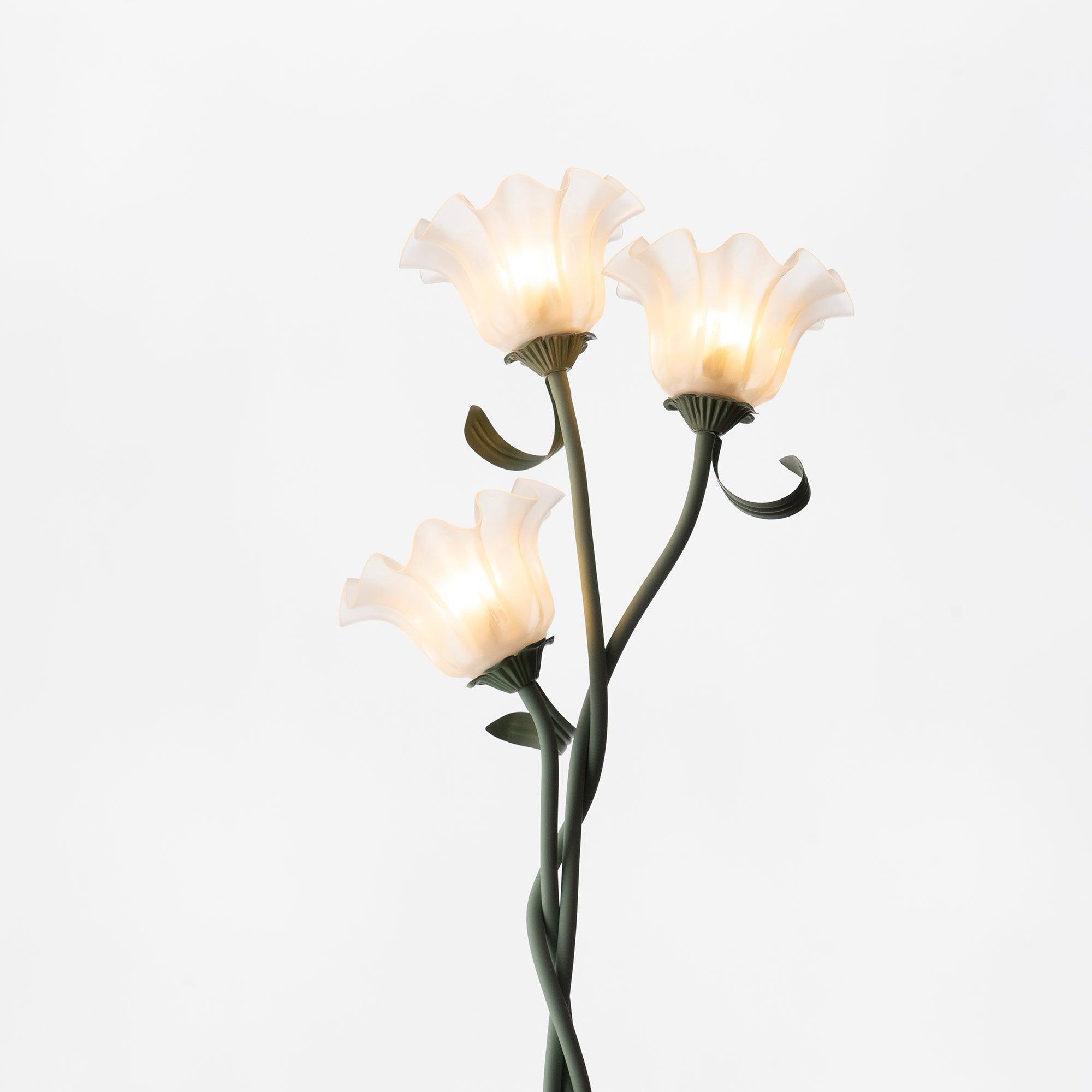 FloraGlow | Luce Floreale Moderna