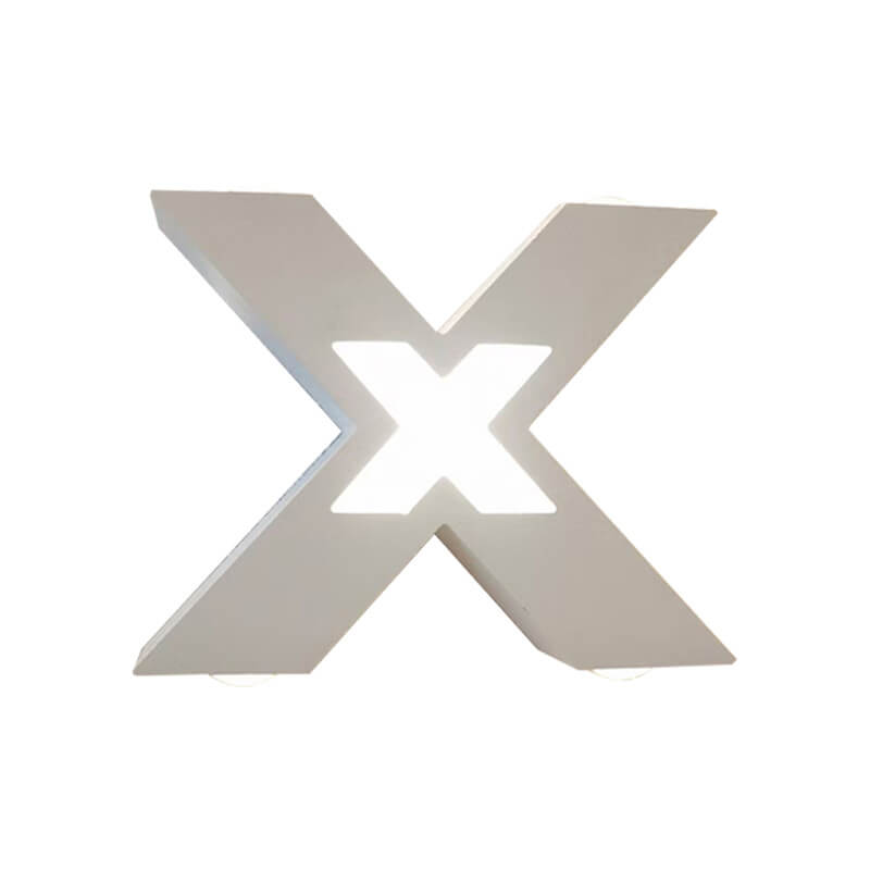Moderna lampada da parete impermeabile a LED a forma di X con 4 luci per esterni