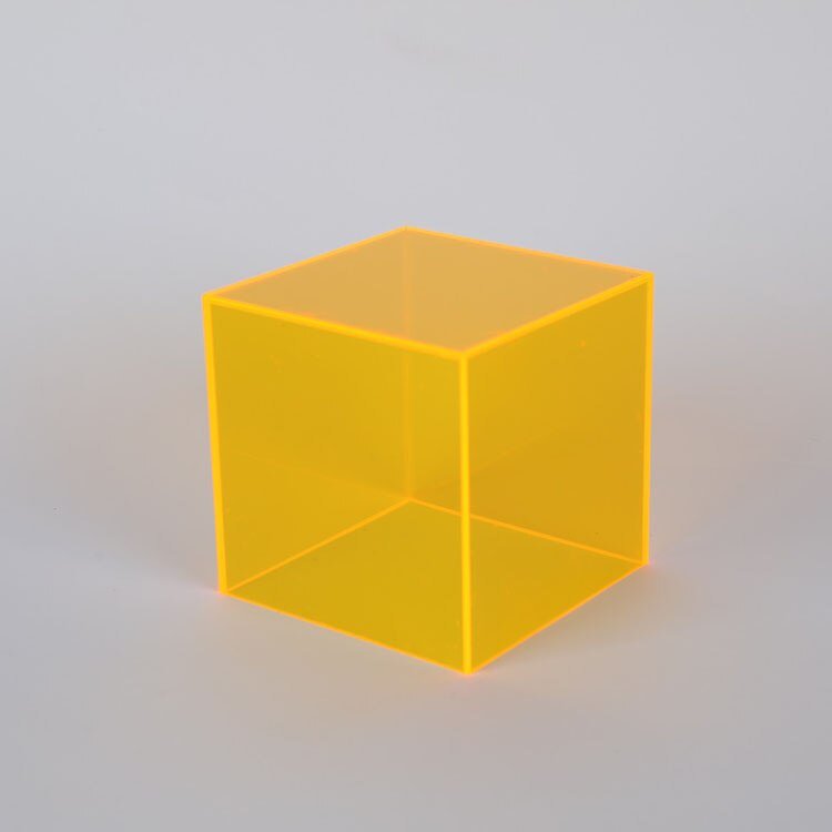 קופסת תצוגה אקרילית צבעונית לאוצרות ואוספים