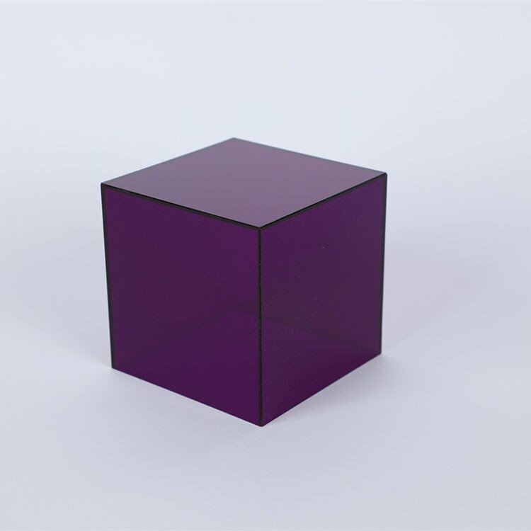 קופסת תצוגה אקרילית צבעונית לאוצרות ואוספים