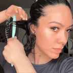 מברשת להגדרת תלתלים ולפירוק קשרים יומיומית NovaCurl