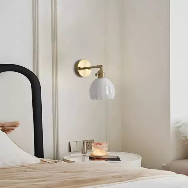 רטרו – מנורת קיר זכוכית טוליפ כפתור