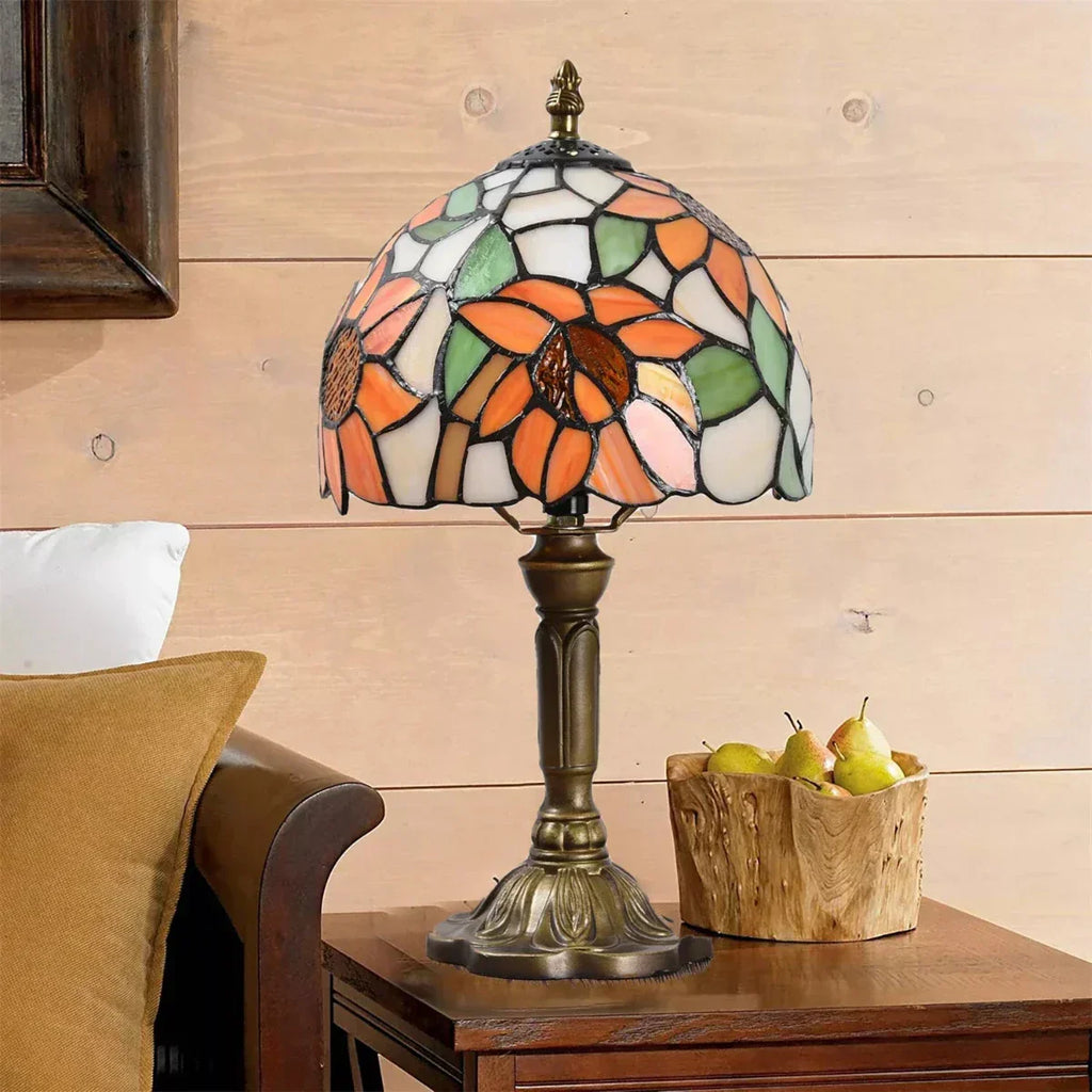 Aurelle | Vintage Stained Glass Lamp — Elegant Ambient Lighting
